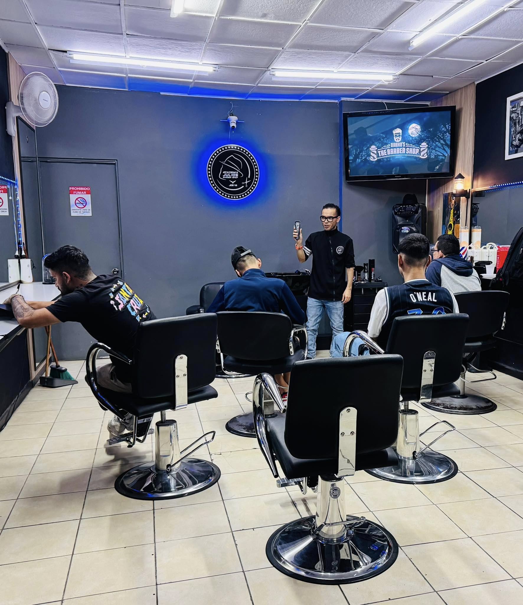 Academia de Barbería Julio's